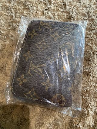 Monedero nuevo