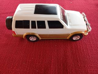 Mitsubishi MONTERO Modellino a carica Lanard Toys