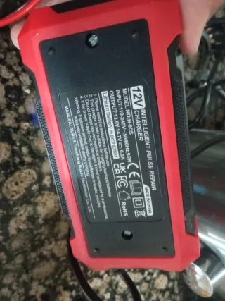 Cargador Batería Inteligente 12V Coche Moto Barco