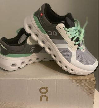 Zapatillas ON Cloudrunner 2 Blanco/Glacier