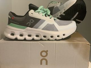 Zapatillas ON Cloudrunner 2 Blanco/Glacier