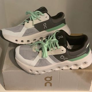 Zapatillas ON Cloudrunner 2 Blanco/Glacier