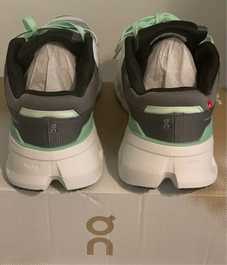 Zapatillas ON Cloudrunner 2 Blanco/Glacier