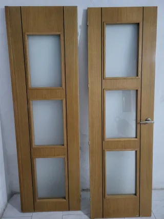 Puertas de madera maciza con cristal
