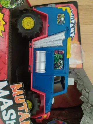 Mutant Masher Camión con Luchador