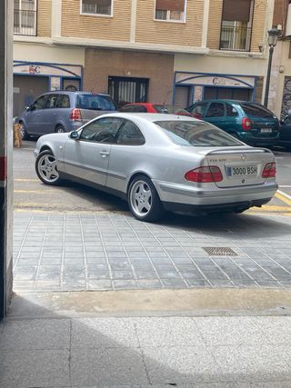 Mercedes-Benz  CLK 2002