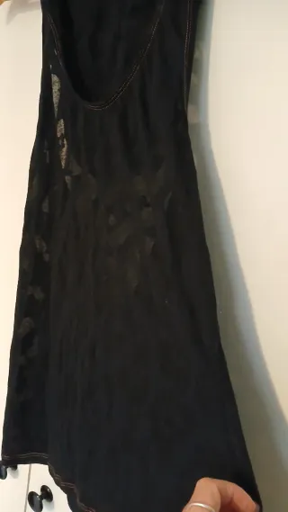 Camiseta deportiva sin espalda negra