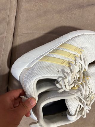 Adidas Talla 44 Blancas y Amarillas