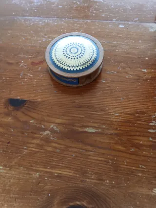 Caja de cerámica decorada