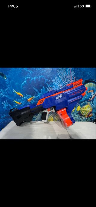 Pistola Nerf blu e arancione