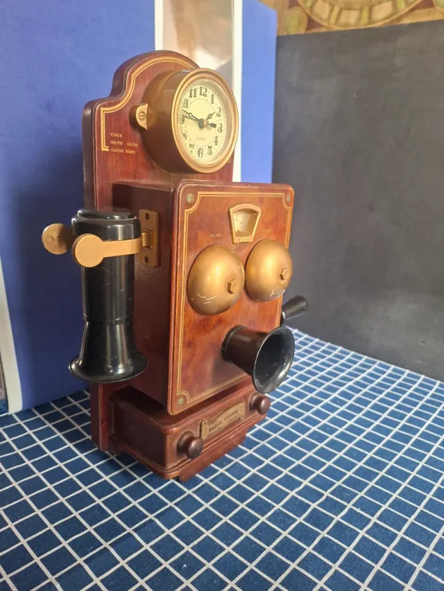 TELÉFONO RADIO RELOJ DECORACIÓN