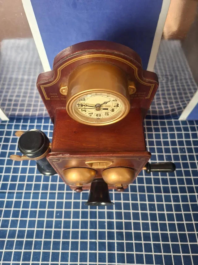 TELÉFONO RADIO RELOJ DECORACIÓN