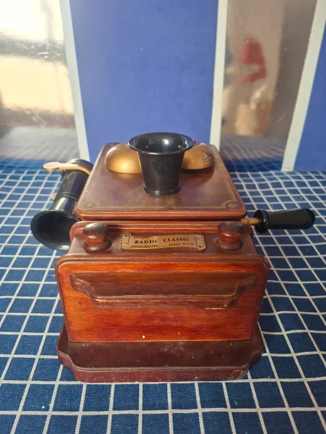 TELÉFONO RADIO RELOJ DECORACIÓN