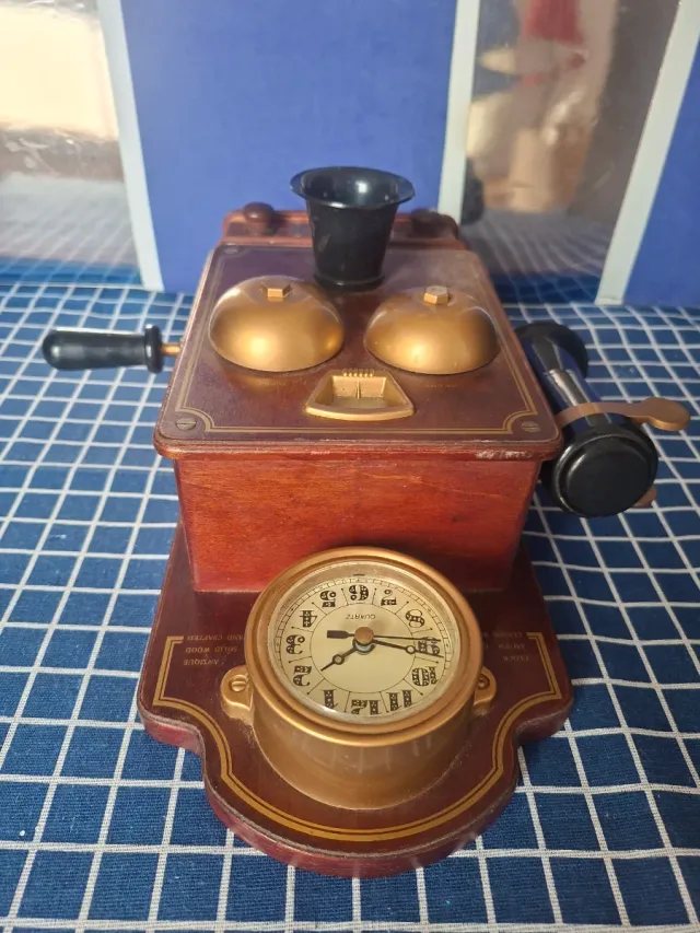 TELÉFONO RADIO RELOJ DECORACIÓN