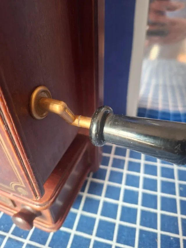 TELÉFONO RADIO RELOJ DECORACIÓN