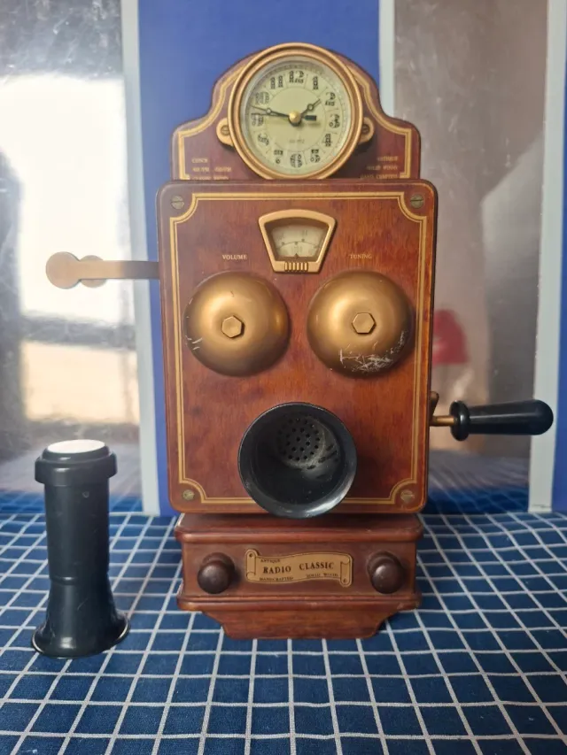 TELÉFONO RADIO RELOJ DECORACIÓN