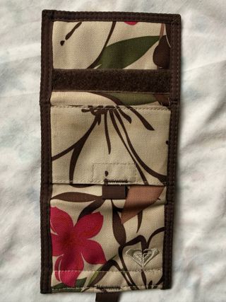 Cartera Roxy Trifold Floral