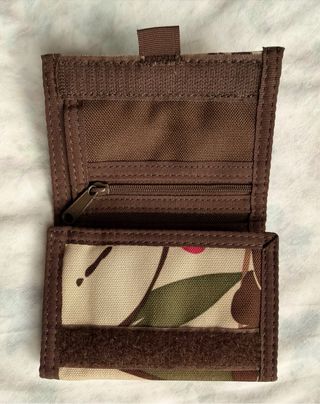 Cartera Roxy Trifold Floral