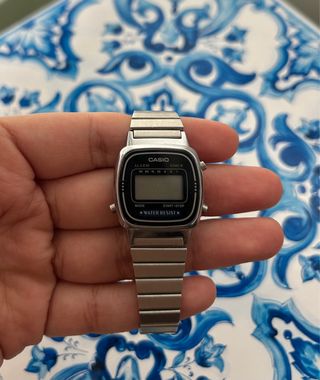 Reloj Casio Digital Plata y Negro