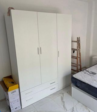 Armario 3 puertas 2 cajones