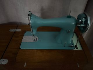 Máquina de coser Alfa madera