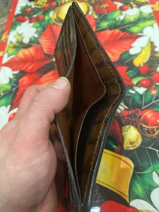 Cartera de cuero hecha a mano