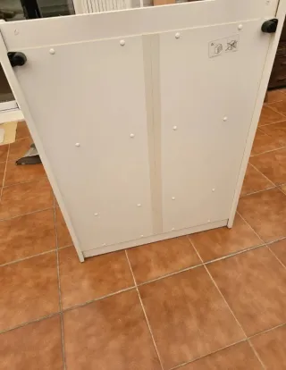 Librería infantil IKEA Bergig blanca