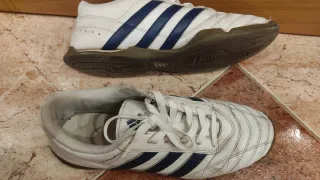 Zapatillas Adidas Fútbol Sala Blancas y Azules