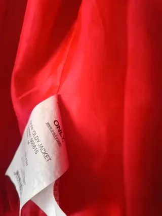 Chaqueta bomber ONLY roja mujer