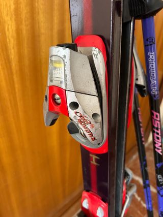 Esquís Salomon Clásicos con Fijaciones