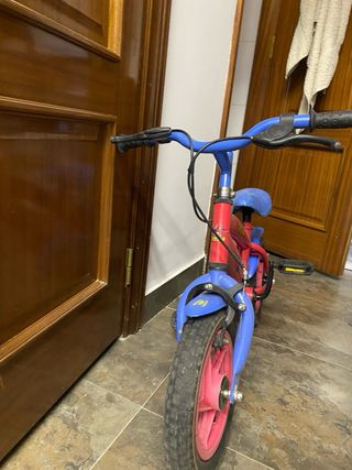 Bicicleta Infantil Spiderman Roja y Azul