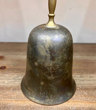 Copa decorativa vintage de latón patinado 19 cm