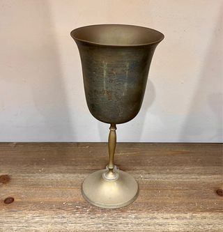Copa decorativa vintage de latón patinado 19 cm