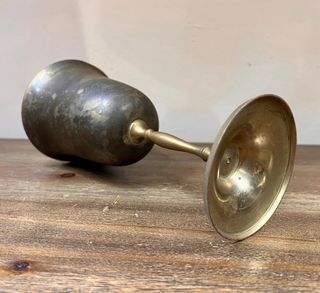 Copa decorativa vintage de latón patinado 19 cm