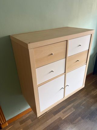 Estantería Kallax Ikea con cajones y puertas