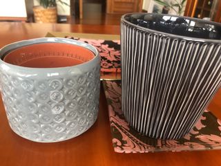 Coppia di vasi in ceramica