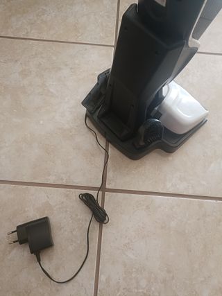 Aspirador Portátil SilverCrest com avaria