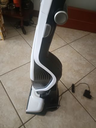 Aspirador Portátil SilverCrest com avaria