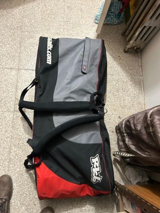 Monopatín todo terreno con ruedas grandes