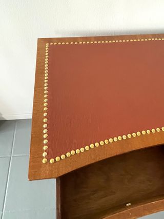 Elegante mesita neoclásica inglesa