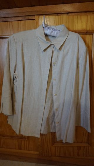 Blusa e giacca da donna taglia 44 con due gonne in regalo