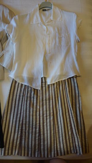 Blusa e giacca da donna taglia 44 con due gonne in regalo