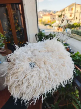 Borsa beige con dettagli argento