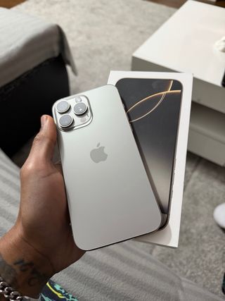 iPhone 16 Pro Max Plata