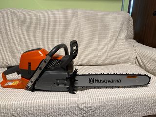 Motosierra Husqvarna 592XP sin uso