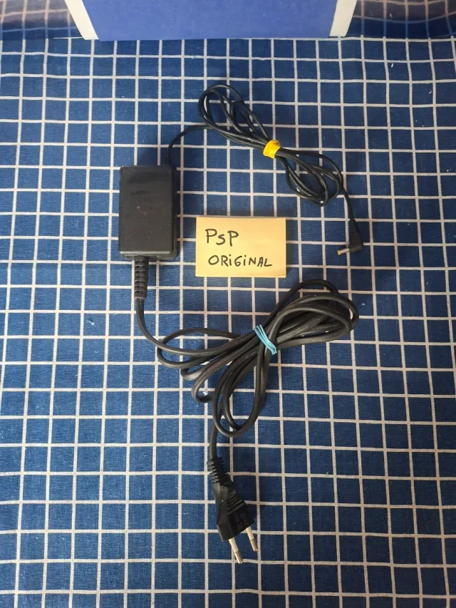 PSP ORIGINAL CARGADOR ENCHUFE