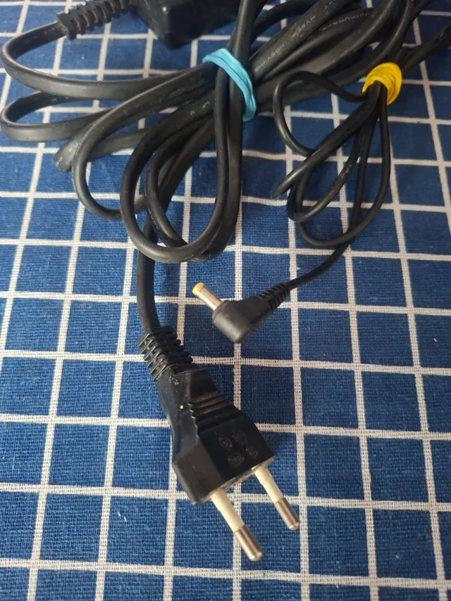 PSP ORIGINAL CARGADOR ENCHUFE