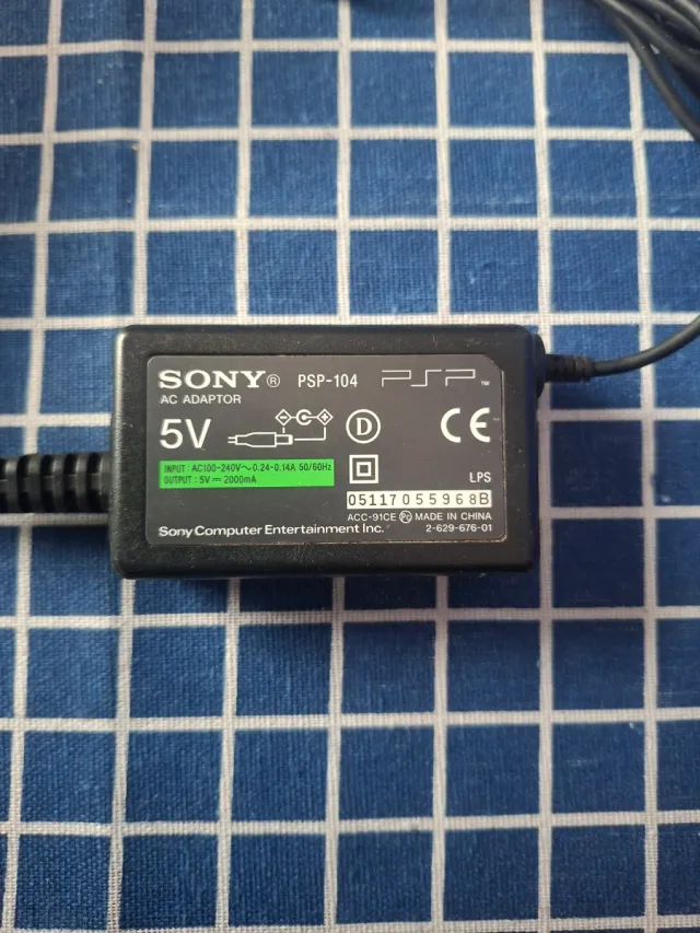 PSP ORIGINAL CARGADOR ENCHUFE