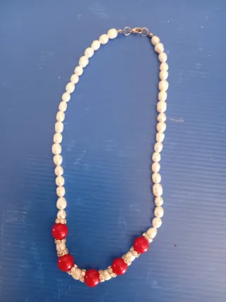 Collana perle bianche e perle rosse
