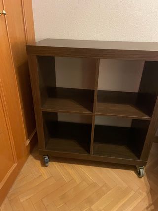 Estantería IKEA KALLAX 4 cubos con ruedas